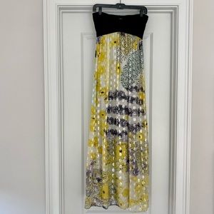 Diane Von Furstenberg, elegant Maxi dress- flattering with a fitted bust- Size 0